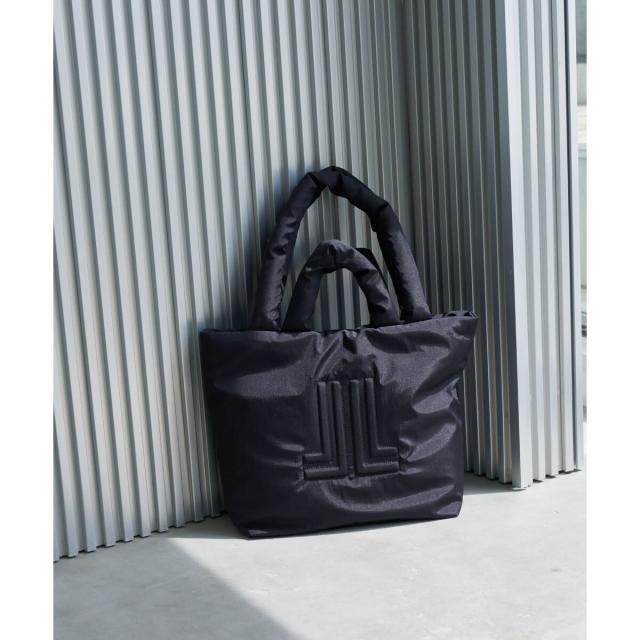 ランバン オン ブルー（LANVIN en Bleu）/パデッドロゴBIGバッグ