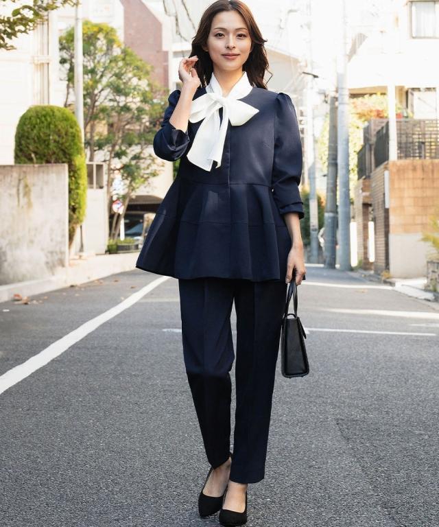 【NEW】フロリア（Flolia）/【着回し2WAY】取り外しリボンタイ×後ろゴムパンツの上品ペプラムジャケットセット【洗える】