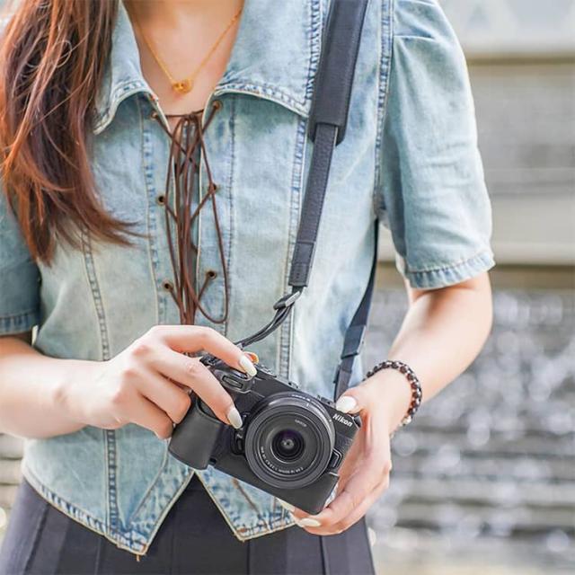 カメラ Nikon専用 保護ケース 傷つき防止 持ち運び 本革 ハーフケース ショルダーストラップ 肩掛け ショルダーベルト付き カメラケース ハーフカバー ケース シンプル 肩掛けベルト付き カメラ保護 NikonZF NikonZFC NikonZ5/Z6II/Z7II NikonZ30_3