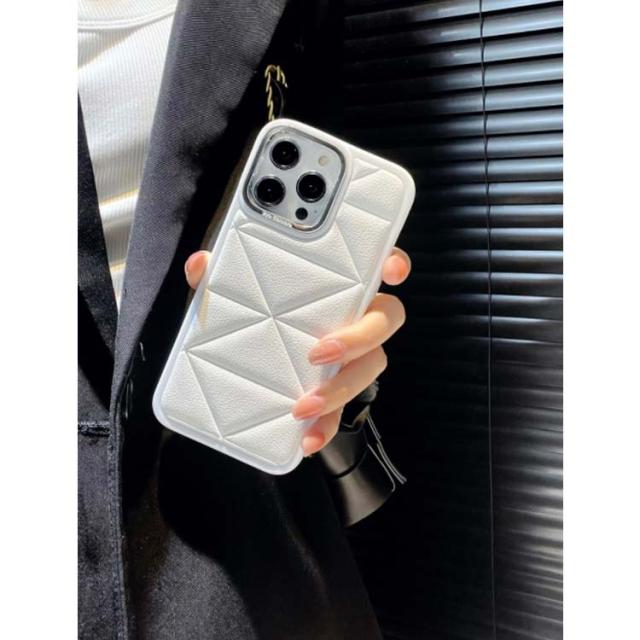 【CHANEL ノベルティ新品】キルティングiPhone15PRO ケース 選べる2タイプ 【CHANEL ノベルティ】キルティングiPhone15PRO ケース