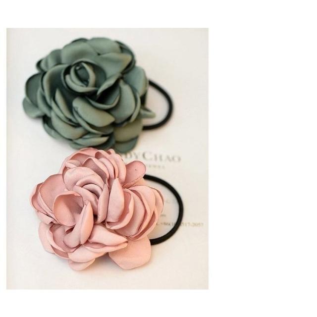 ヘアゴム レディース ヘアアクセサリー 髪ゴム 花 フラワー まとめ髪 ヘアアレンジ 髪飾り 女性用 カラバリ豊富 おしゃれ 普段使い フェの通販はau Pay マーケット Doranika ヘアゴム レディース ヘアアクセサリー 髪ゴム 花 フラワー まとめ髪 ヘアアレンジ 髪飾り 女性用 カラバリ豊富 おしゃれ 普段使い フェの通販はau Pay マーケット Doranika