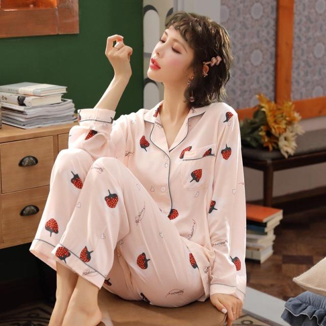 パジャマ ルームウェア 部屋着 上下セットアップ レディース 長袖 長ズボン イチゴ柄 ピンク 開襟 胸ポケット付き ゆったり くつろぐ かわいい おの通販は 10,420円