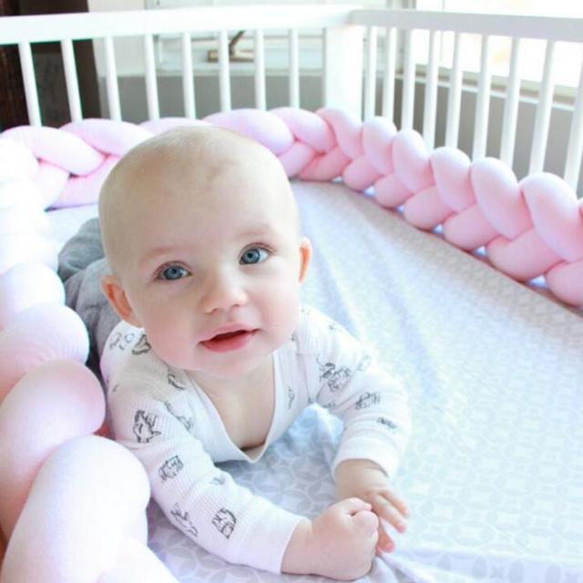 楽天市場】送料無料 寝返り防止クッション 4M 3本編み 12colours ベッドガード ノットクッション ベビー ベッドガード クッション  ベッドサイド サイドガード ベッドバンパー 赤ちゃん 結び目 部屋飾り 出産祝い プレゼント 北欧 癒しアイテム 楽天海外通販 : Marbeine  ... ベビーベットガード　3本編み　4m