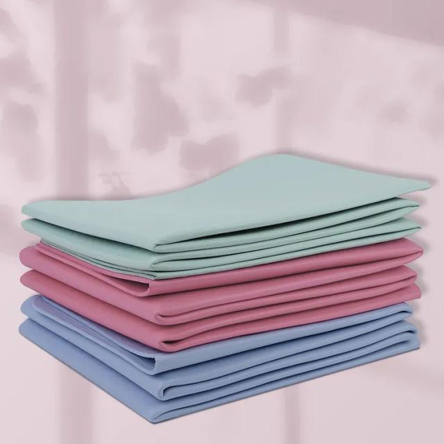 ヨガマット 折りたたみ 4mm 厚手 エクササイズマット 滑り止め 弾力性 撥水性 ホットヨガマット 初心者 コンパクト おしゃれ 持ち運び エクササイズ トレーニング スポーツ 収納バッグ付き 送料無料