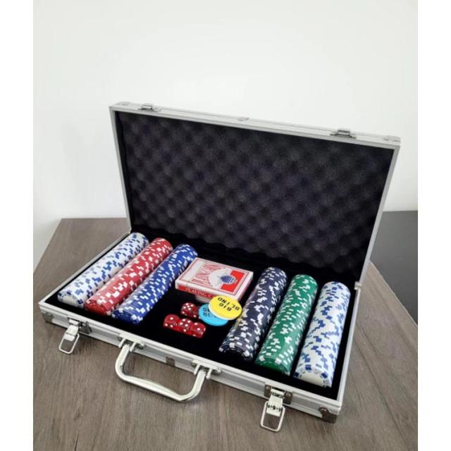 MGM カジノチップ　ゲームメダル$10×100枚(300枚) 送料無料 カジノ チップ カジノチップ ポーカーチップ 100枚