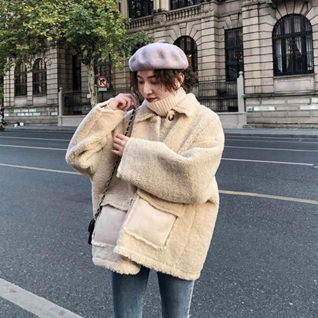 《送料無料》ボアコート ファーコート レディース ゆったり ショート丈 無地 ジャケット 厚手 アウター 冬 あったか ファッション オーバーコート 通勤 通学 レディースファッション かわいい 防寒着 新作