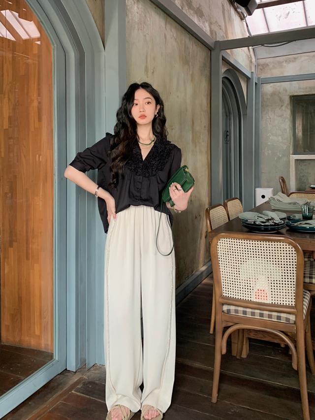 白シャツ レディース 夏 vネック フリルネック 半袖 パフスリーブ コットン きれいめ おしゃれ カジュアル の通販は 6,384円