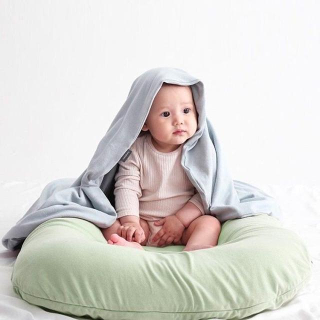 Cカーブ 授乳クッション ベビーベッド 安眠 お昼寝クッション 新生児