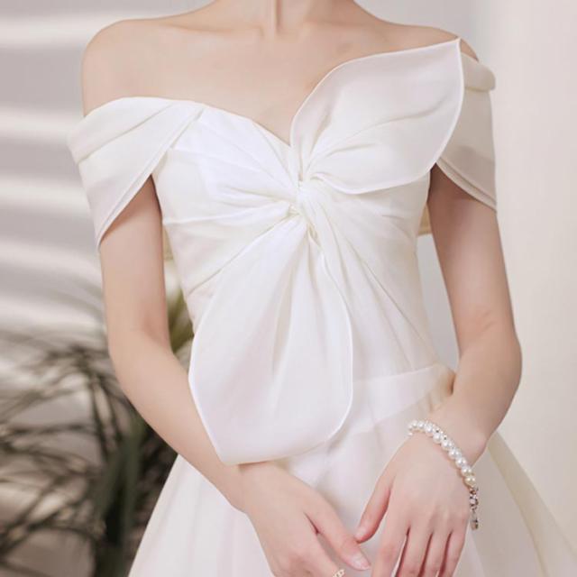 オフショルダー ウエディングドレス 二次会 Vネック エンパイアドレス エンパイアライン フォトウェディング ドレス ロング フロントリボン 編み上げタイプ ウエディングドレス ウエディングドレス 二次会 Vネック オフショルダー エンパイアドレス