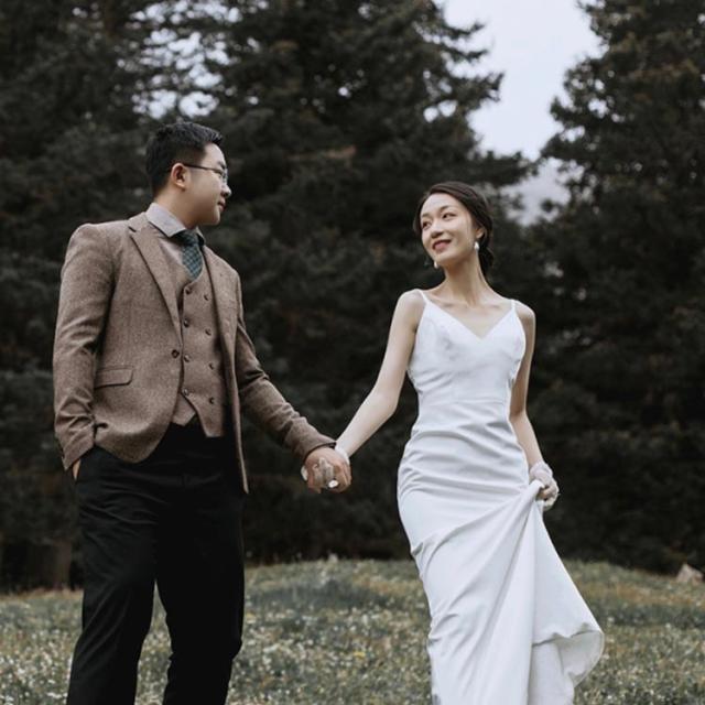 ウエディングドレス 二次会 Vネック タイトドレス ウエディング