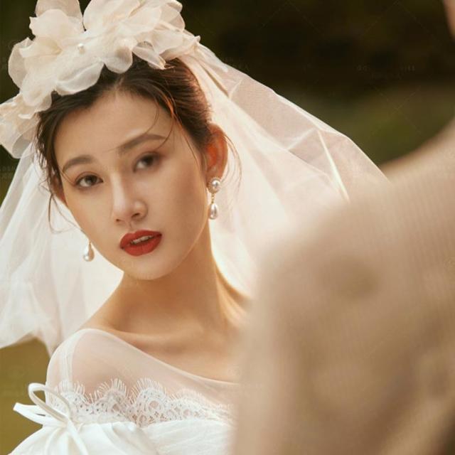 ウエディングドレス ウェディングドレス Vネック Aライン パフスリーブ リボン ドレス 花嫁 エンパイアドレス チューブトップ ドレス エンパイアライン 2次会 結婚式 披露宴 前撮り ウエディングドレス ウェディングドレス Vネック Aライン パフスリーブ