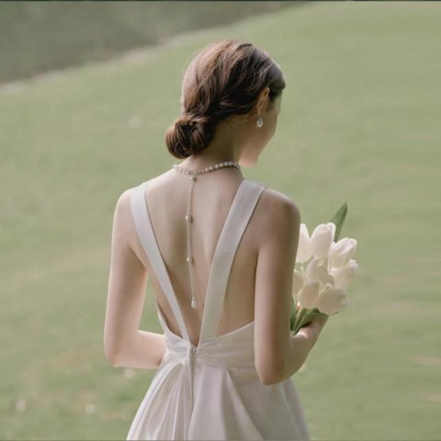 ウェディングドレス ロング丈 トレーン付き ノースリーブ ウエディング