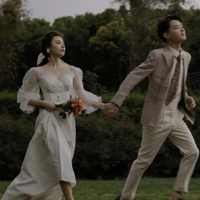 ウェディングドレス aライン トレーン付き ドレス ウェディング Vネック ウェディングドレス 長袖 ウエディングドレス ファスナータイプ トレーンドレス 結婚式 ワンピース 海外 挙式 ホワイト 白 ウェディングドレス aライン トレーン付き ドレス ウェディング V