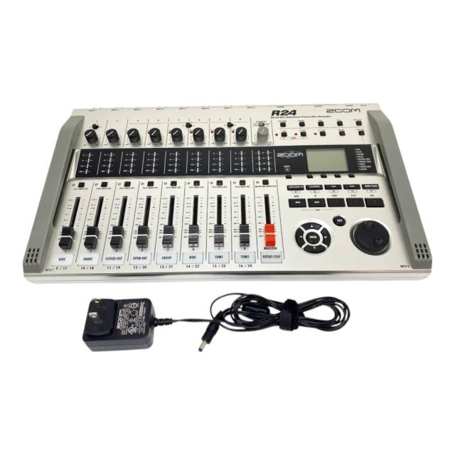 ZOOM ズーム マルチトラックレコーダー 8トラック同時録音 24