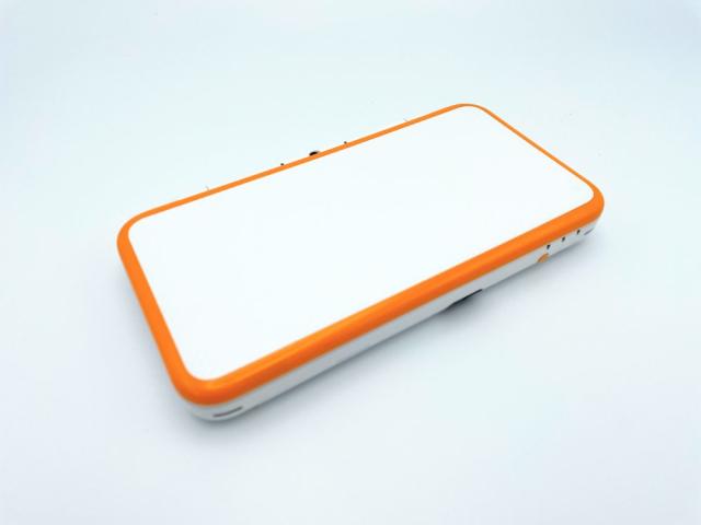 任天堂 Newニンテンドー2DS LL ホワイト×オレンジ 液晶画面いたみ 元箱