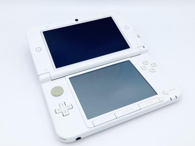 中古 ニンテンドー3DS LL ピンクXホワイトの通販はau PAY マーケット