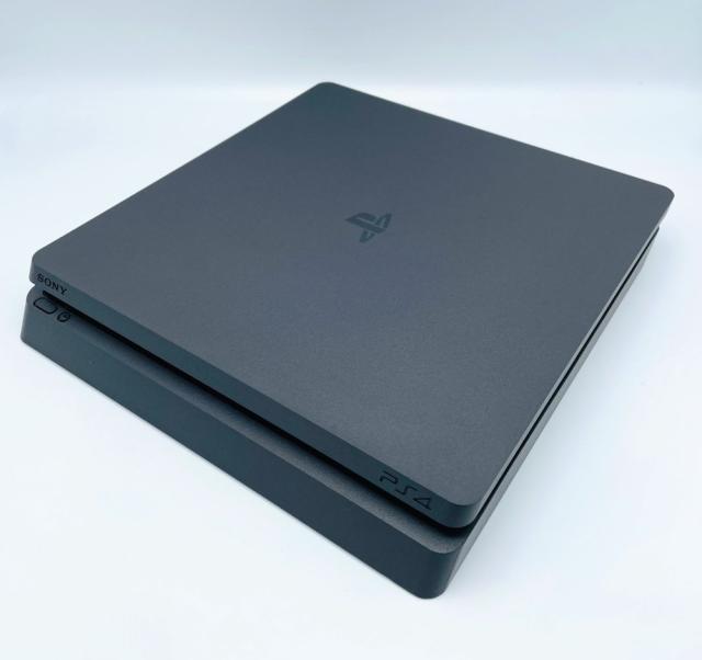 中古 PlayStation 4 ジェット・ブラック 500GB (CUH-2200AB01)
