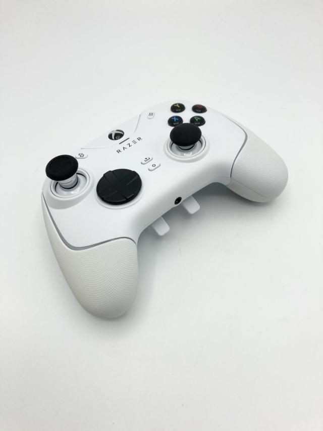 中古 Razer Wolverine V2 Chroma (White) PC&XBOX用コントローラー