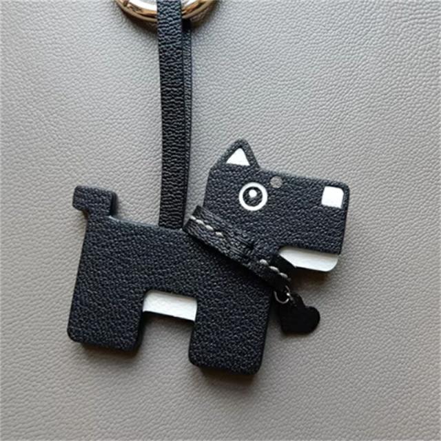 犬モチーフ バッグチャーム キーホルダー 本革 ハンドメイド 手作り ナチュラル 可愛い ギフト 誕生日 プレゼント レディース メンズ ストラップ   記念日  お祝い