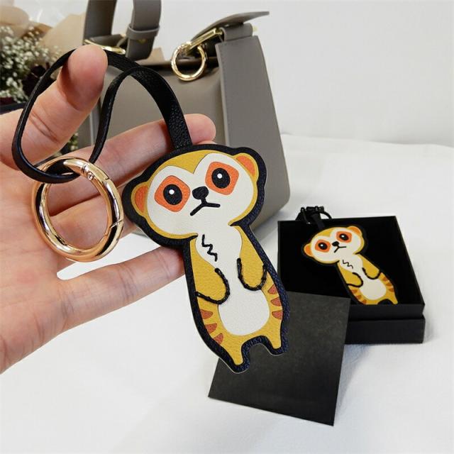 ミーアキャット 本革 バッグチャーム キーホルダー ハンドメイド レザー 手作り かわいい 動物モチーフ ナチュラル シンプル ギフト 誕生日 プレゼント レディース メンズ 単品