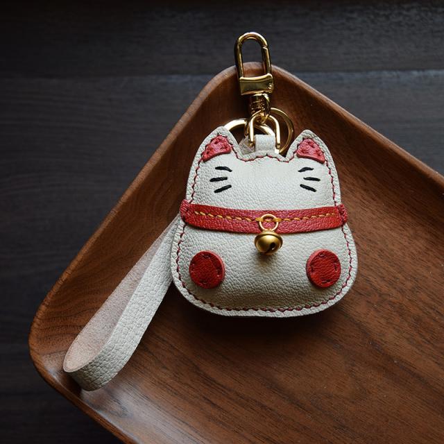 招き猫キーホルダー  バッグチャーム  アクセサリー  革小物 キーリング キーイング 車の鍵  チャーム ストラップ  ギフト プレゼント 記念日  お祝い プチギフト 男女兼用 ハンドメイド  天然レザー 手作り_3