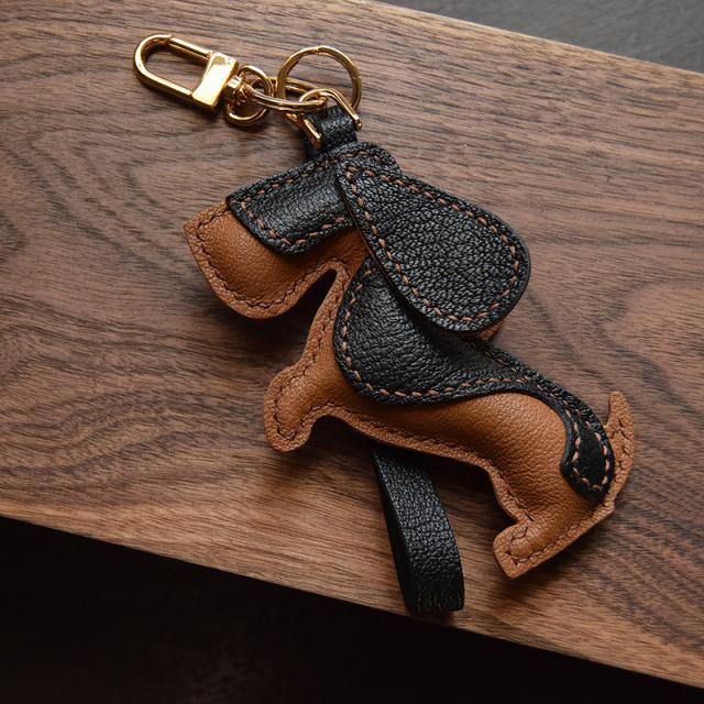 バセットハウンド キーホルダー  バッグチャーム  アクセサリー  革小物 キーリング キーイング 車の鍵  チャーム ストラップ  ギフト プレゼント 記念日  お祝い プチギフト 男女兼用 ハンドメイド  天然レザー 手作り_2