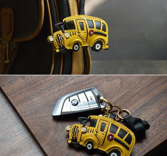 黄色いスクールバスキーホルダー  バッグチャーム  アクセサリー  革小物 キーリング キーイング 車の鍵  チャーム ストラップ  ギフト プレゼント 記念日  お祝い プチギフト 男女兼用 ハンドメイド  天然レザー 手作り_8