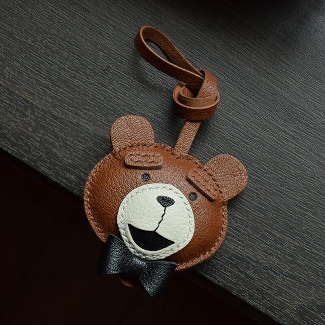 テディベア キーホルダー  バッグチャーム  アクセサリー  革小物 キーリング キーイング 車の鍵  チャーム ストラップ  ギフト プレゼント 記念日  お祝い プチギフト 男女兼用 ハンドメイド  天然レザー 手作り_5