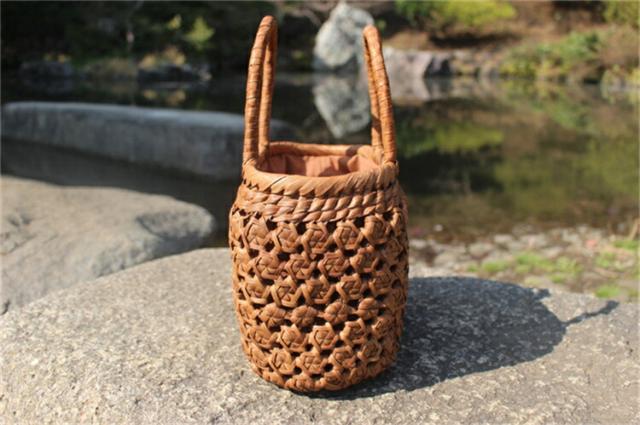 母の日 ギフト プレゼント 薔薇バラ編み 山葡萄 籠 再入荷 最高 かご バッグ コンパクト 巾着 山葡萄 かごバッグ やまぶどう 山ぶどう カゴバッグ 持ち手 おしゃれ バスケット メルカド レディース ハンドバッグ 着物 籠バッグ_2