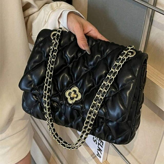 女性用 ダイヤモンドチェック刺繍フラップ ソフトピローショルダーバッグ、大容量で持ち運びが便利なファッションバッグ