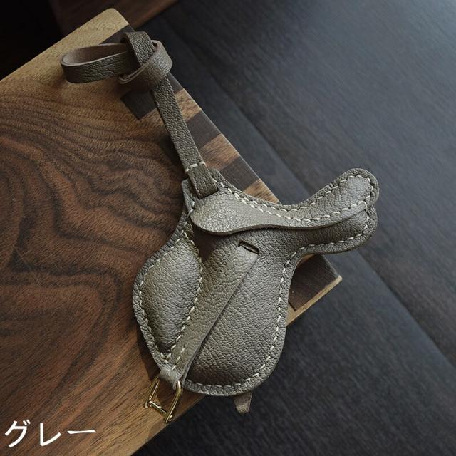 サドルモチーフキーホルダー  バッグチャーム  アクセサリー  革小物 キーリング キーイング 車の鍵  チャーム ストラップ  ギフト プレゼント 記念日  お祝い プチギフト 男女兼用 ハンドメイド  天然レザー 手作り_7
