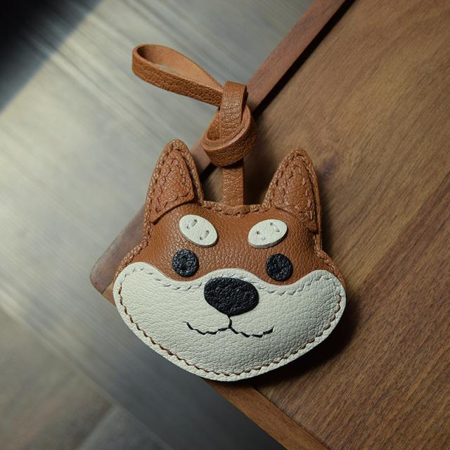 柴犬／フレンチブルドッグ キーホルダー  バッグチャーム  アクセサリー  革小物 キーリング キーイング 車の鍵  チャーム ストラップ  ギフト プレゼント 記念日  お祝い プチギフト 男女兼用 ハンドメイド  天然レザー 手作り