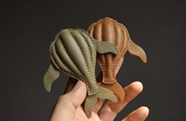 クジラ キーホルダー  バッグチャーム  アクセサリー  革小物 キーリング キーイング 車の鍵  チャーム ストラップ  ギフト プレゼント 記念日  お祝い プチギフト 男女兼用 ハンドメイド  天然レザー 手作り_7