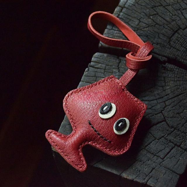 ハンドメイド 羊革 キーチェーン バッグチャーム 小さくて可愛らしいデザイン キーホルダー  バッグチャーム  アクセサリー  革小物 キーリング キーイング 車の鍵  チャーム ストラップ  ギフト プレゼント 記念日  お祝い プチギフト_2