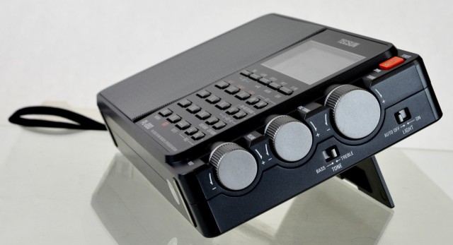 TECSUN PL-880 FM/LW/MW/SW SSB PLL短波ラジオ 3050局メモリーの通販はau PAY マーケット -  Digital-Life | au PAY マーケット－通販サイト