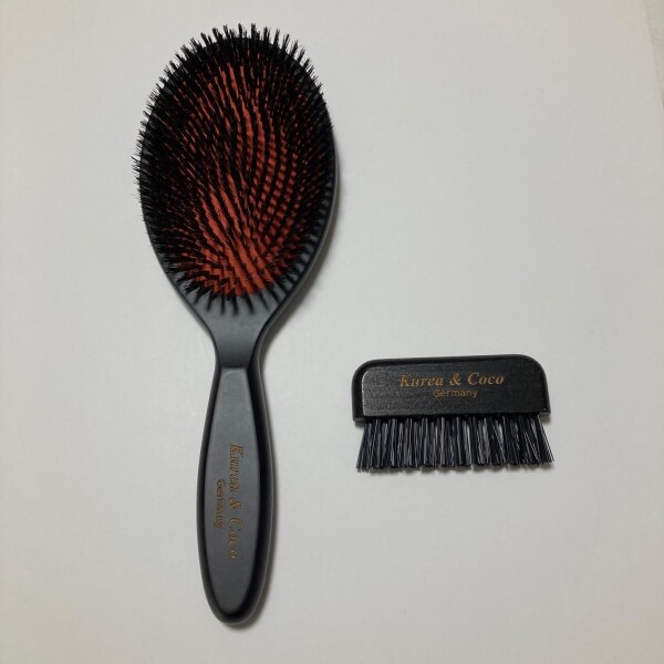 ドイツ製 ボア（猪毛）・ラージ 最高級ヘアブラシ ヘアブラシクリーナー付き 髪がやわらかく、細い方向き すべて天然素材 プレゼントに最適 株 ドイツ製 ボア（猪毛） #高級 ヘアブラシ 髪にの長さが普通 髪の毛量が