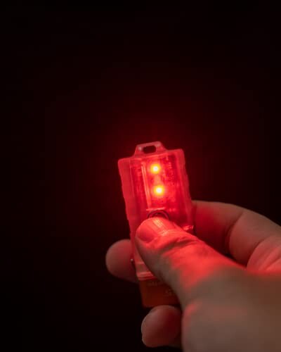 RovyVon E5 ミニ懐中電灯 700 ルーメン超高輝度充電式、赤 白 赤