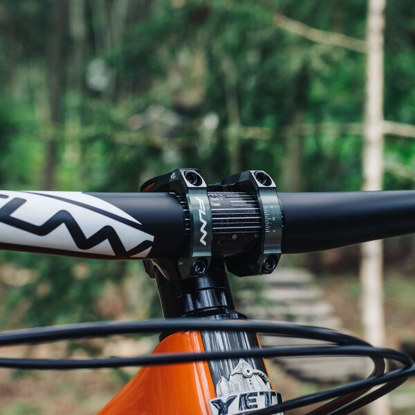 Funn イコライザ（Equalizer） MTB ステム 31.8 mm × 長さ 35mm ステム - クランプ直径：31.8mm - マウンテンバイク BMX 自転車 に適用 バイク ハンドル ステム (グリーン)