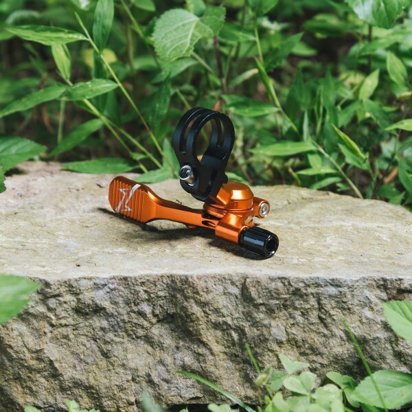 Funn(ファン) ドロッパー用リモートレバー, 4方向にマウントできる,フルCNC加工(レッド) 送料無料Funn(ファン) ドロッパー用リモートレバー, 4方向にマウント