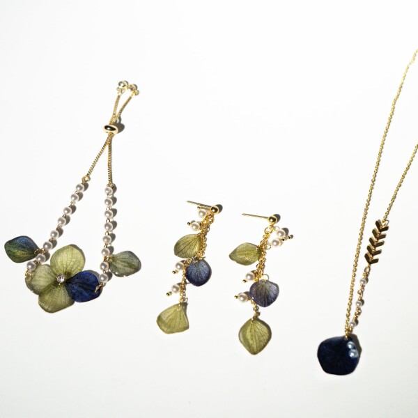 ORANGESCE 「舞う花時」手作り プリザーブドフラワー 花 アクセサリーセット、ブレスレット ネックレス ピアス、女性 女友達 彼女 母 贈り物 として バレンタイン 記念日 誕生日 人気 結婚