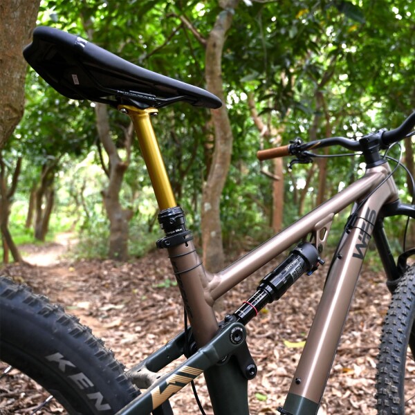 WFS TerraX ドロッパー シートポスト 31.6mm x 450mm 150mm 旅行 リモート 外部ケーブルルーティング ゴールド ? 頑丈な軽量7075アルミニウム。