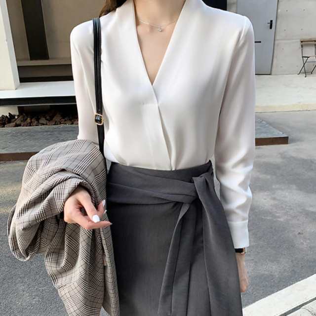 シャツ ブラウス レディース ボウタイブラウス Vネック 長袖 シフォン トップス 無地 スリム きれいめ カットソー リボンタイ OL オフィの通販は