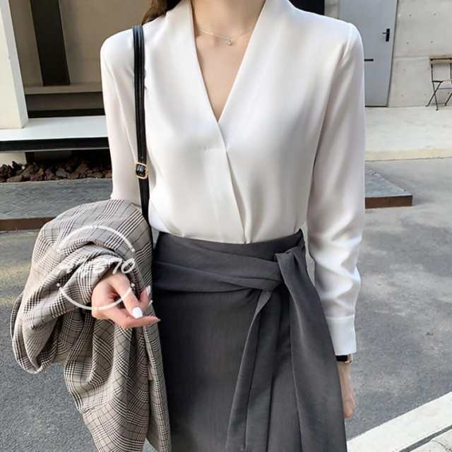 シャツ ブラウス レディース ボウタイブラウス Vネック 長袖 シフォン トップス 無地 スリム きれいめ カットソー リボンタイ OL オフィの通販は