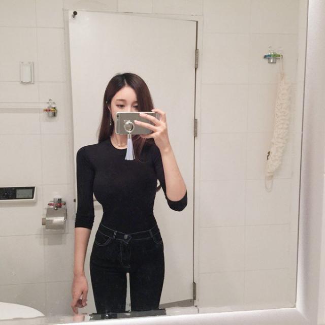 七分袖 タイトトップス レディース 無地 薄手 Tシャツ トップス カットソー カジュアル セクシー 着痩せ 上品 大人 伸縮性 おしゃれ 七分袖 タイトトップス レディース 無地 薄手 Tシャツ トップス