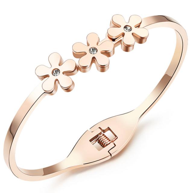 ブレスレット 腕輪 バングル レディース アクセサリー 大人 可愛い ジュエリー メタル ゴージャス キラキラ 上品 ギフト 華奢 結婚式 パの通販はau Pay マーケット Mmc