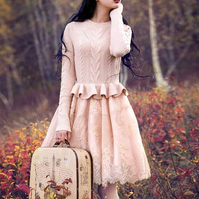 浅いピンクでお姫様のように着られる。秋新作　ワンピース　ドッキングワンピース　ニット×チュール　長袖ワンピース　秋ワンピース　ト 浅いピンクでお姫様のように着られる。秋新作 ワンピース ドッキング