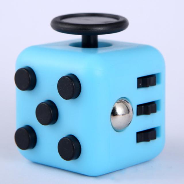 送料無料 おもちゃ サイコロおもちゃ ストレス解消グッズ サイコロキューブ フィジェットキューブ 6種類 ストレス解消おもちゃ リラックの通販はau Pay マーケット 第三商事