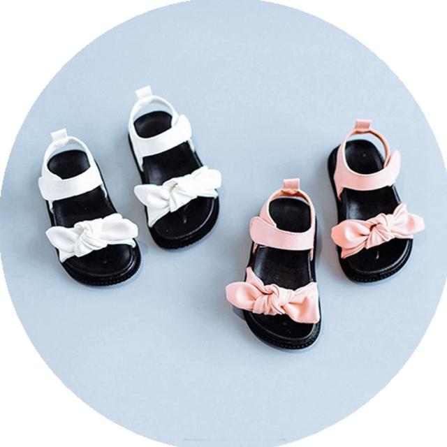 キッズ サンダル 女の子 ビーチサンダル ジュニア 子ども キッズシューズ 子供靴 夏 プール 海 姫系 女児 靴 花飾り 可愛い サマーシの通販はau Pay マーケット 新勢