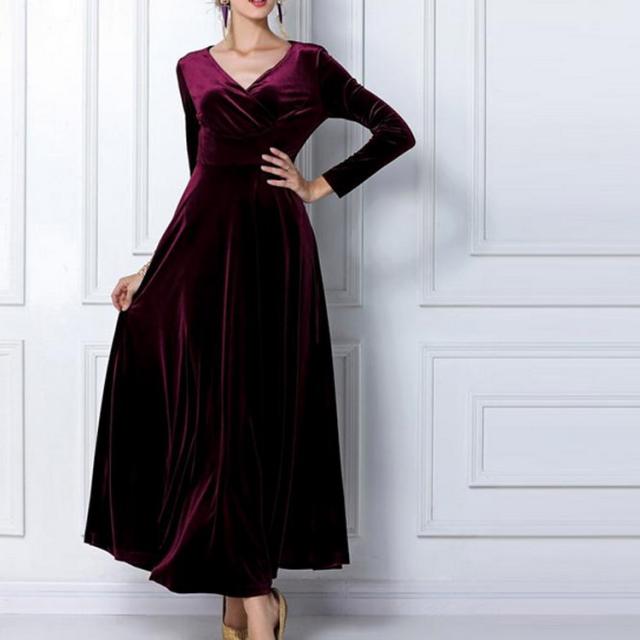 深く開いたvネックと 胸下の切替しから広がるベロア生地ワンピース ワンピース ベロア ロングワンピース 長袖 Aライン フレア パーテの通販はau Pay マーケット 新勢