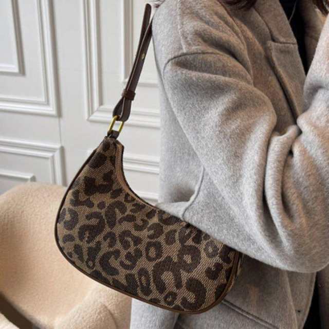 ハンドバッグ 3色展開 レオパード柄 ヒョウ柄 トレンド 大人可愛い こなれ感 デート かわいい 秋 肩掛け コンパクト お呼ばれ お出かけの通販は